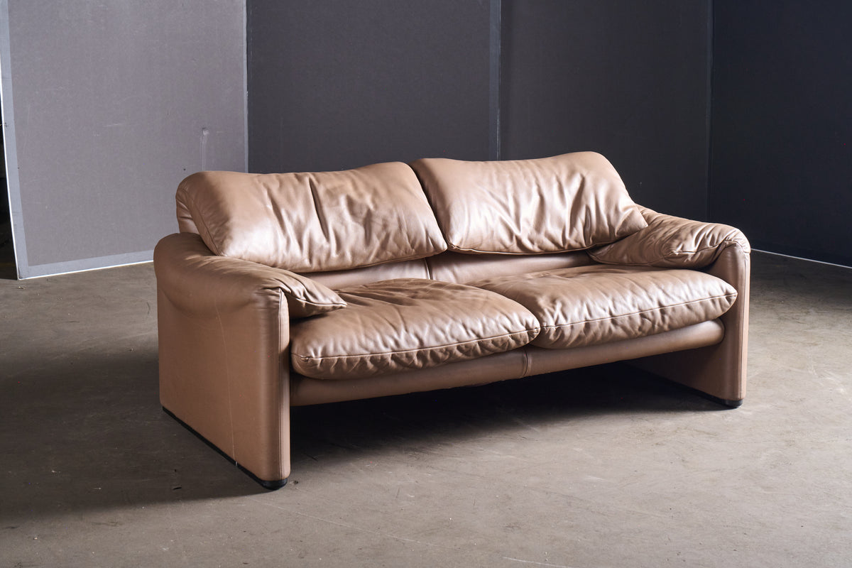 VIN19 Loveseat Sofa