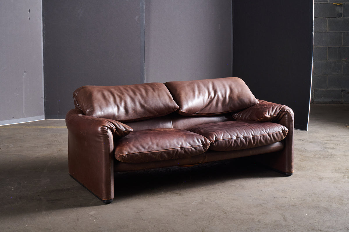 VIN20 Cassina Maralunga Loveseat