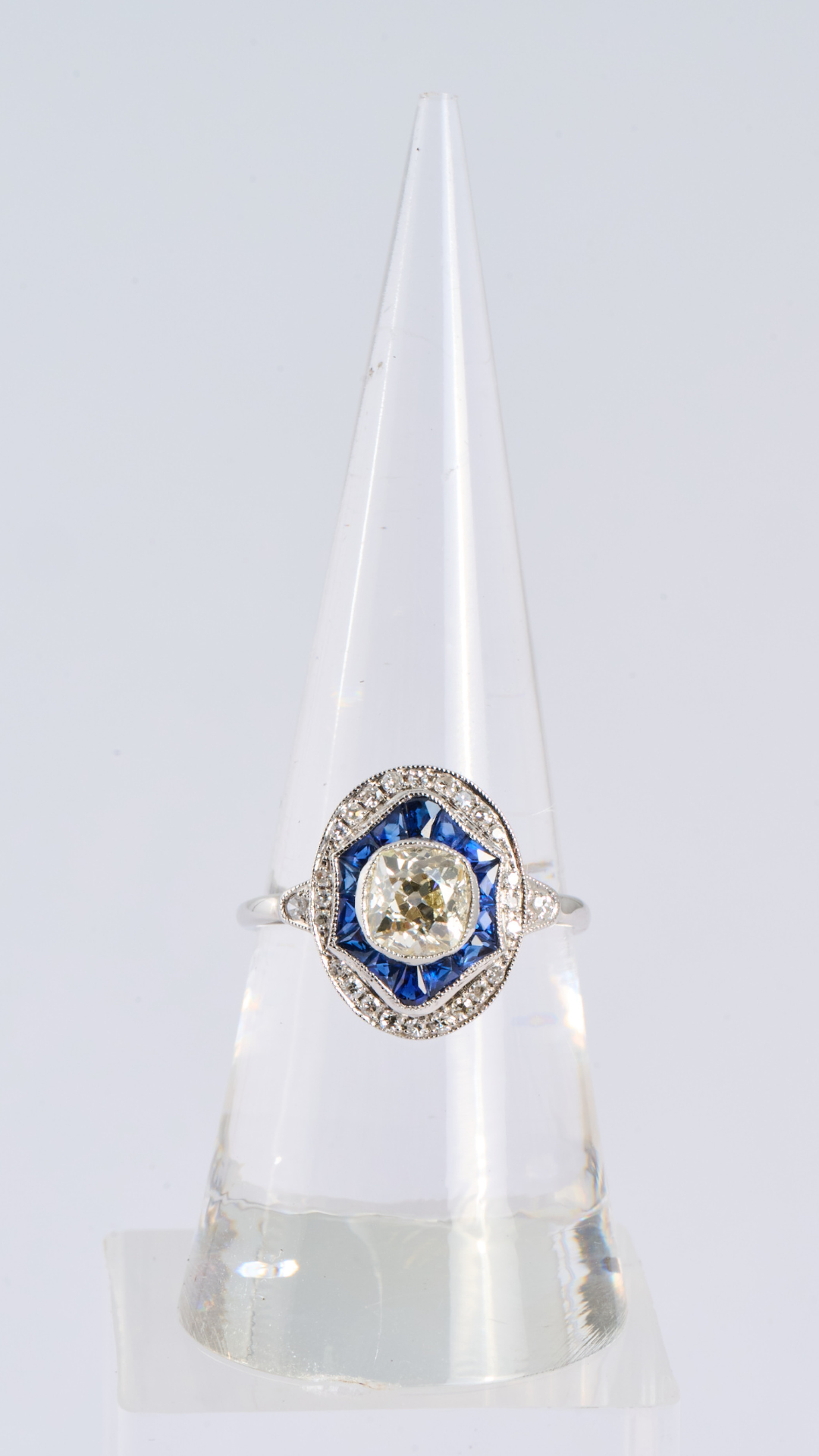 462 Sapphire Diamond Ring
