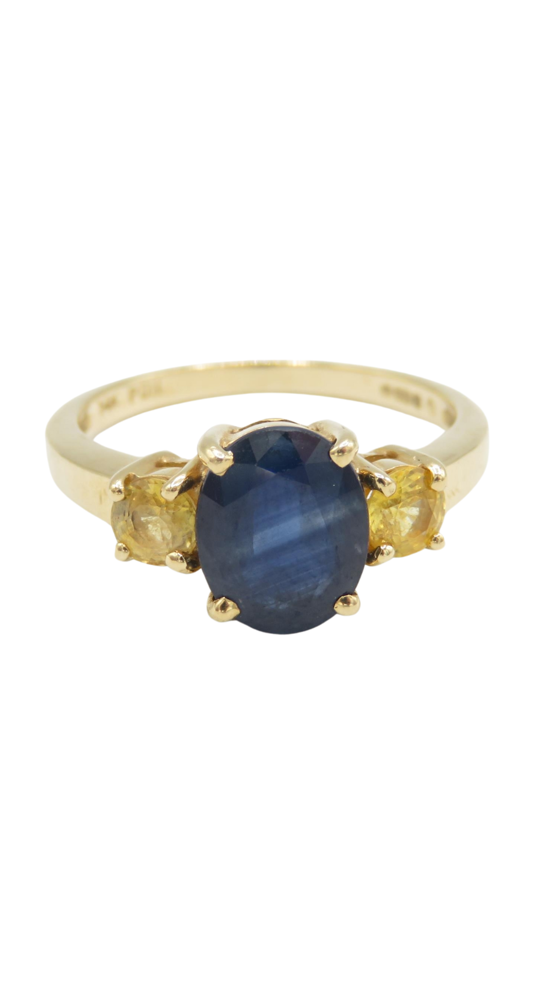 195 3 Stone Ring