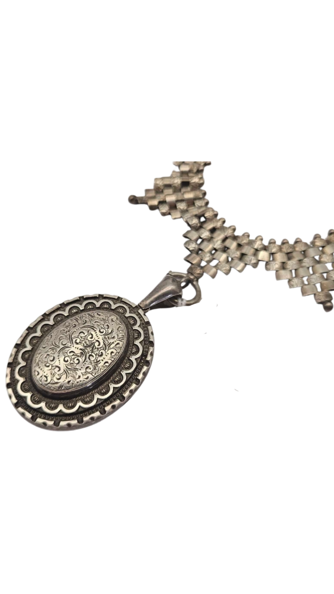 297 Victorian Silver Collar & Locket